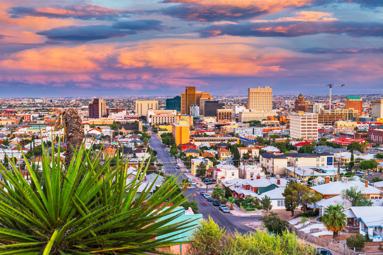 El Paso, Texas, USA downtown city skyline